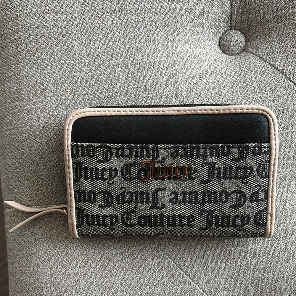 Juicy Couture Black and Cream Logo Wallet